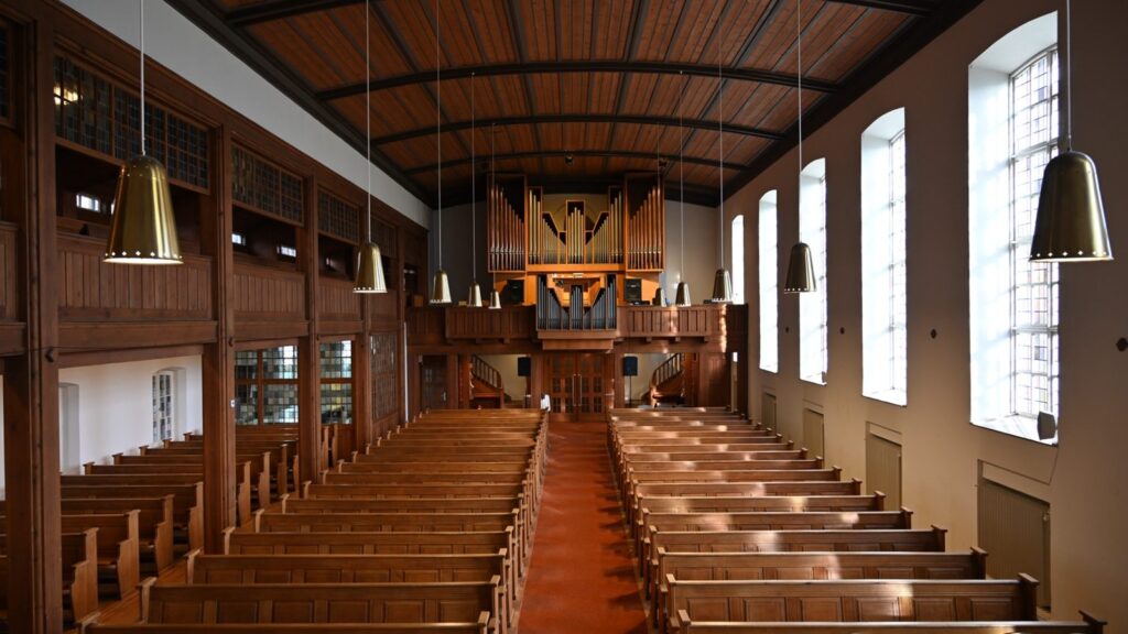 Innenraum der Neuen Kirche an der Friedrich-Ebert-Straße in Nordhorn
